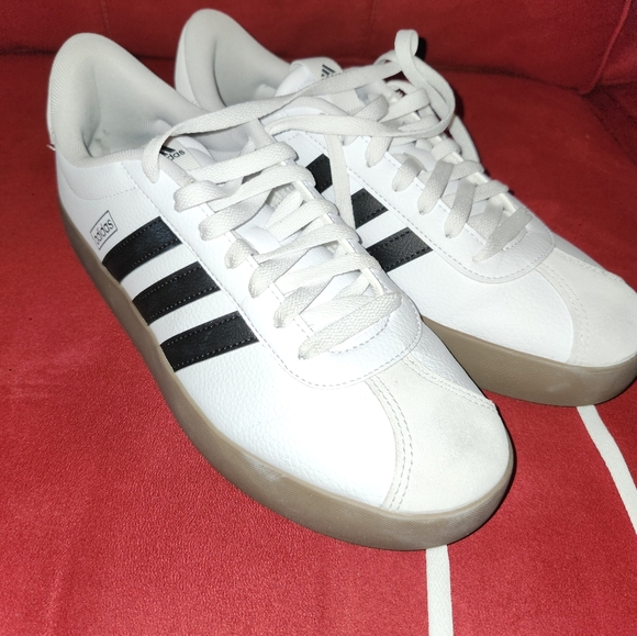 Adidas - Picture 1 of 3